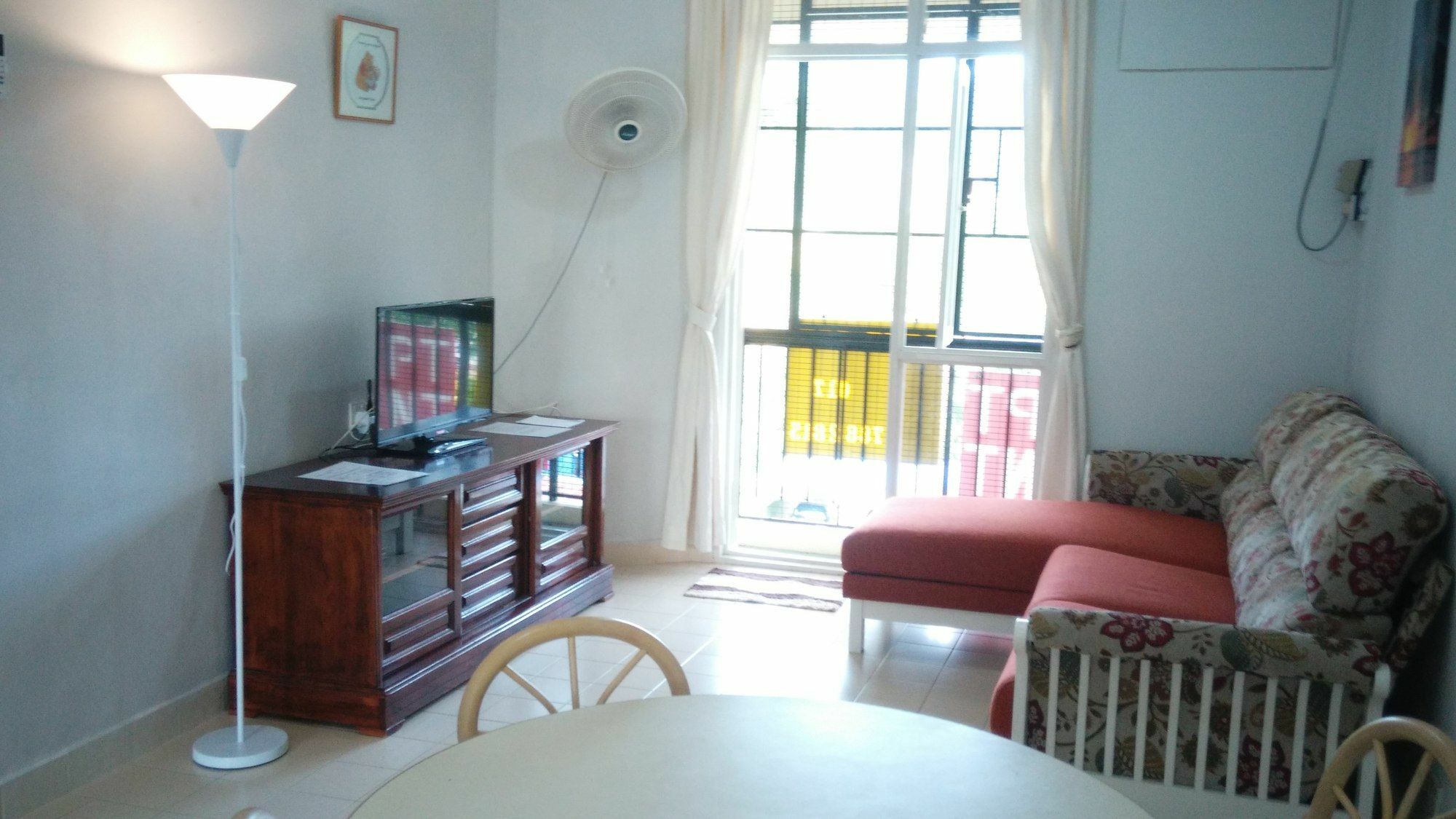 Pinang Beach Apartment @ Bayu Emas Batu Ferringhi Kültér fotó